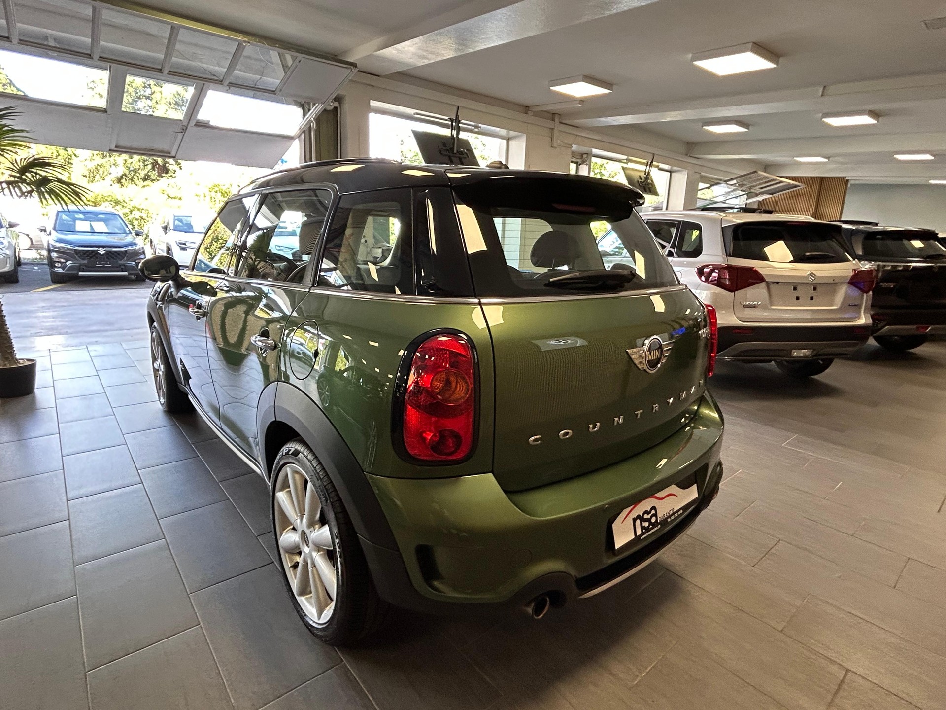 MINI Countryman R60 1.6i Cooper S ALL4-image-4
