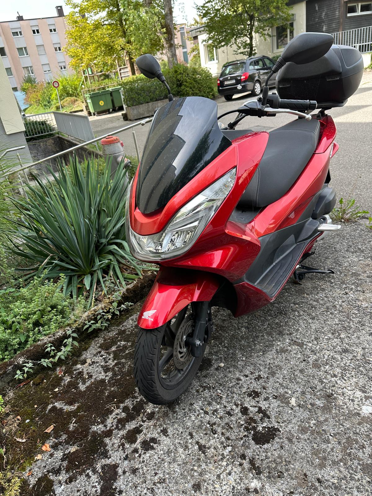 HONDA PCX 125 i-image-1