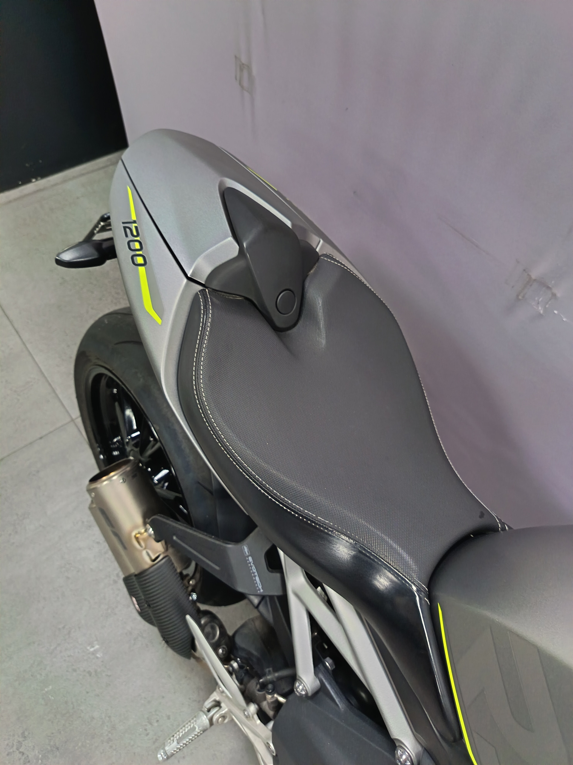 TRIUMPH Speed Triple 1200 RS - LEASING à 189.--image-5