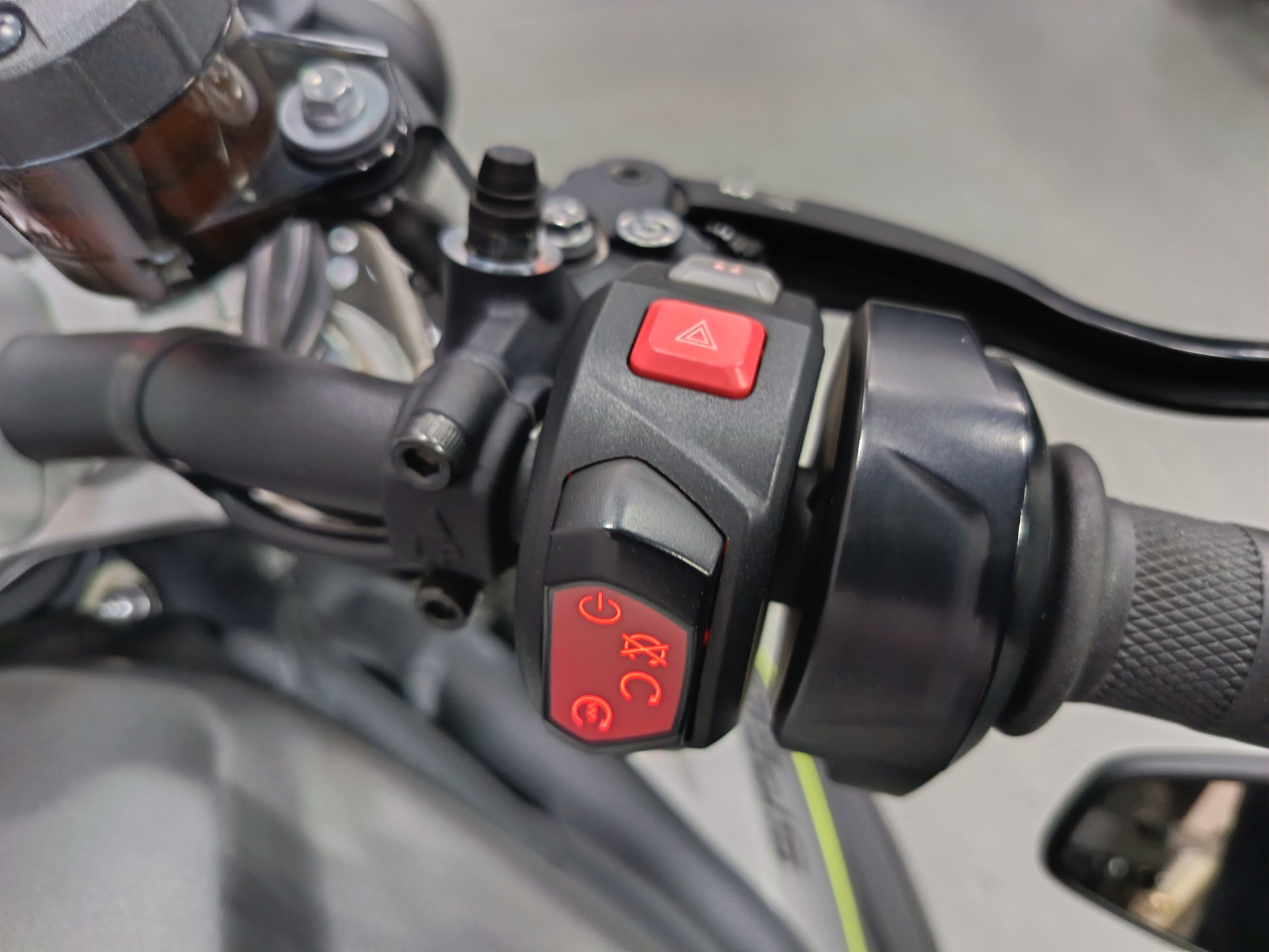 TRIUMPH Speed Triple 1200 RS - LEASING à 189.--image-9