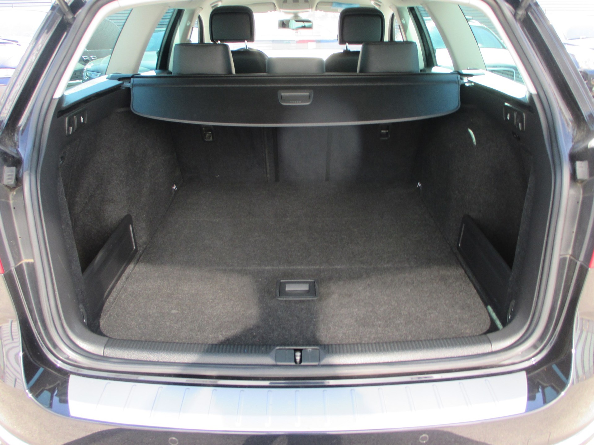VW Passat Variant 2.0 TDI BMT Highline 4MDSG-image-14
