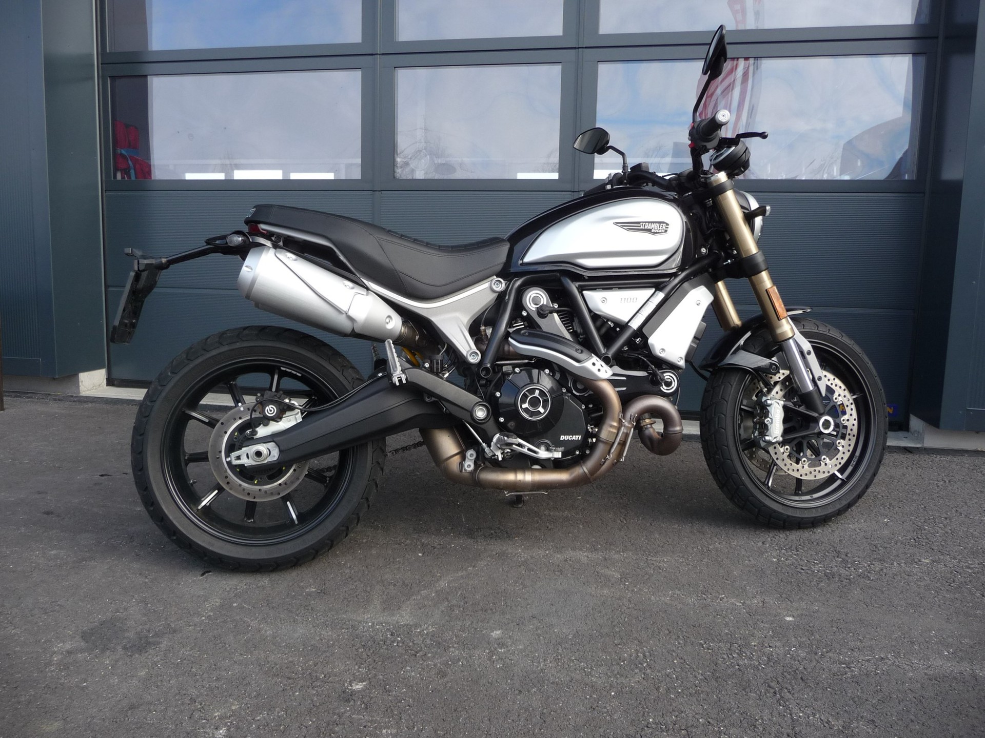 DUCATI Scrambler 1100-image-1