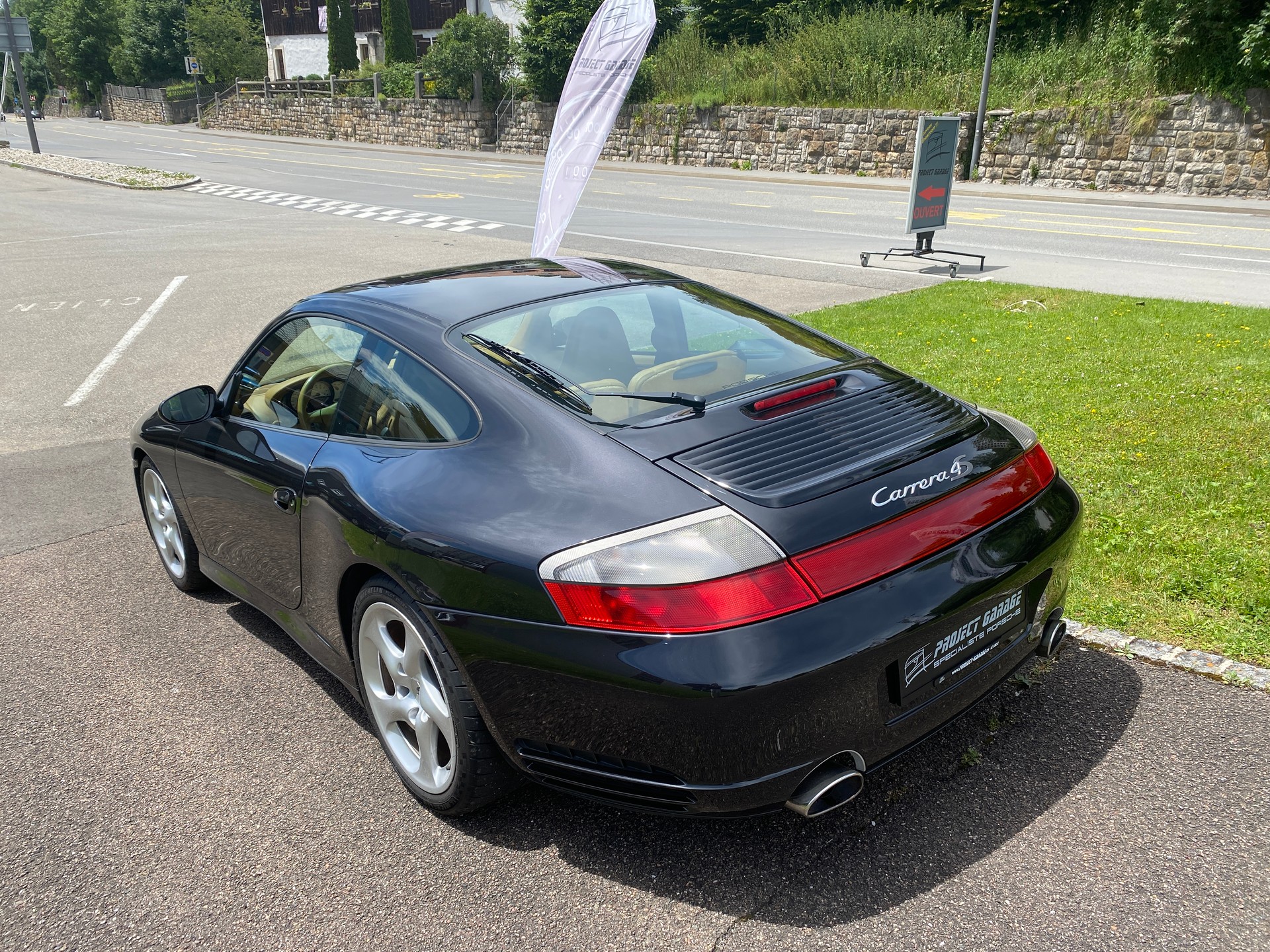 PORSCHE 911 Carrera 4 S-showroom-element-2