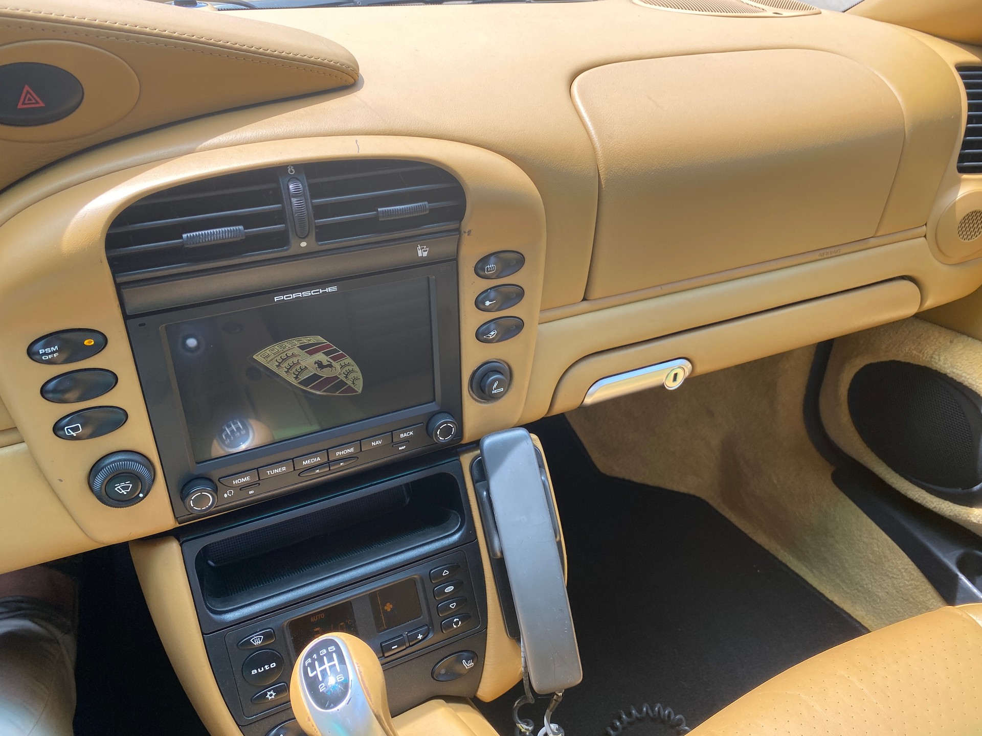 PORSCHE 911 Carrera 4 S-image-13