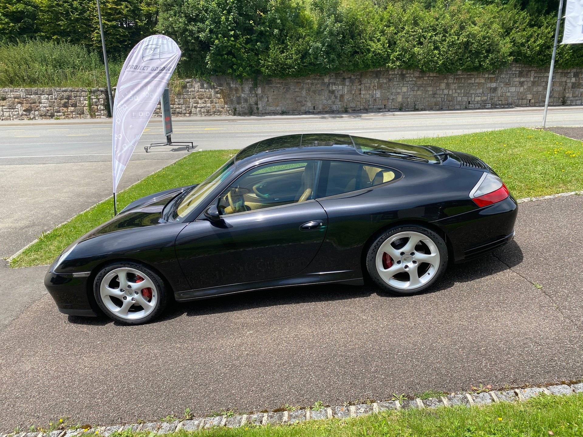 PORSCHE 911 Carrera 4 S-showroom-element-1