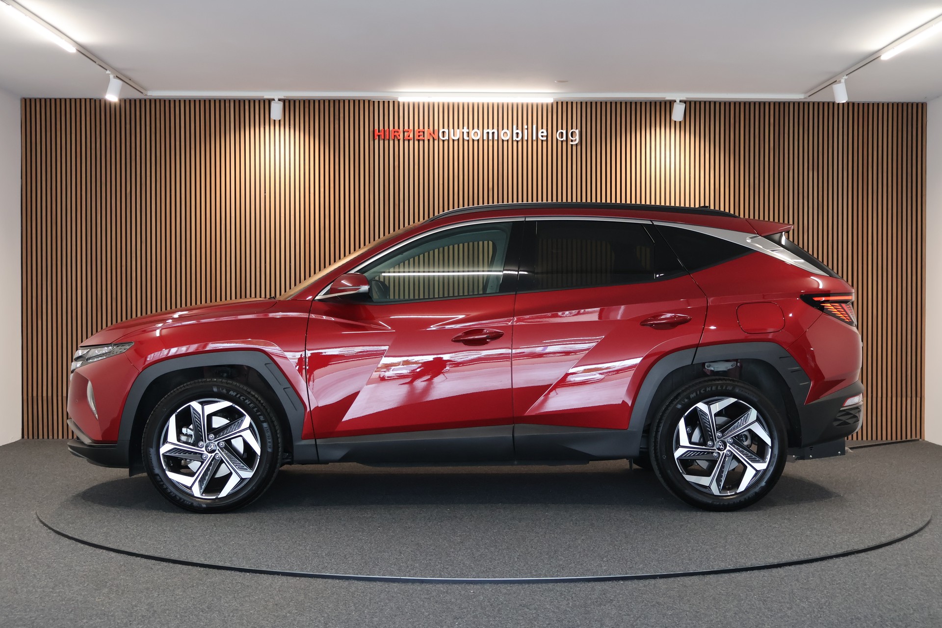 HYUNDAI Tucson 1.6 TGDI HEV Amplia 4WD-showroom-element-1