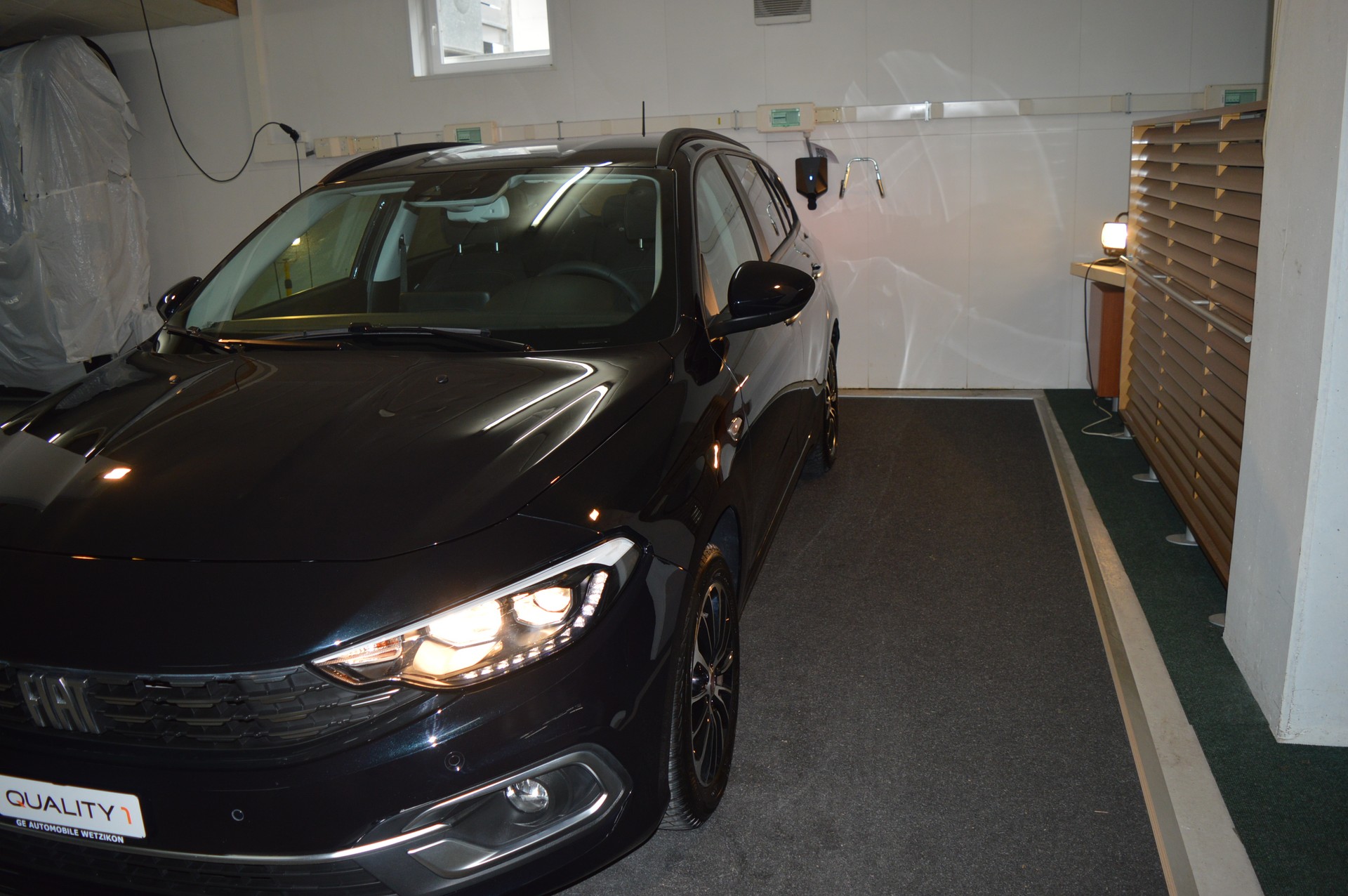 FIAT Tipo 1.5 Hybrid Station Wagon Swiss Edition-showroom-element-1
