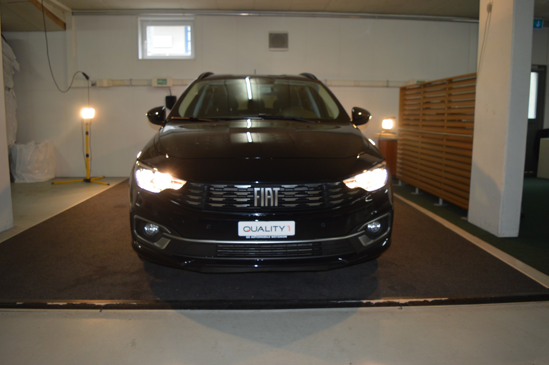 FIAT Tipo 1.5 Hybrid Station Wagon Swiss Edition-image-9