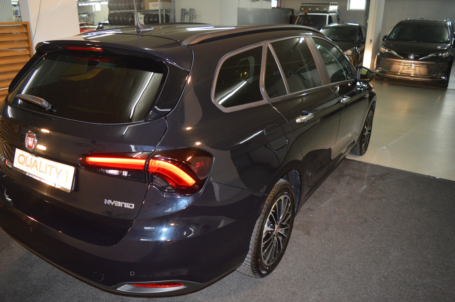 FIAT Tipo 1.5 Hybrid Station Wagon Swiss Edition-image-14