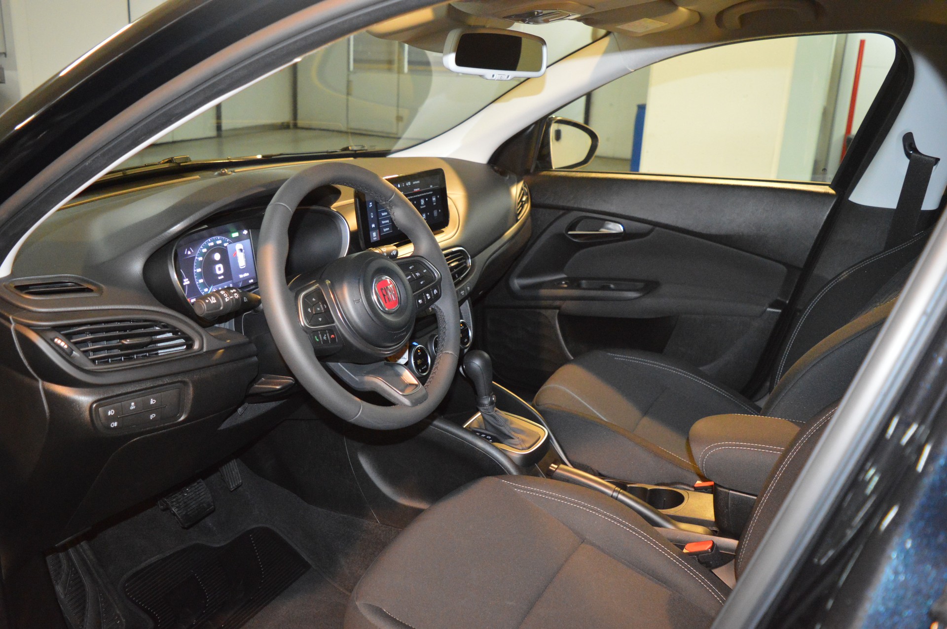 FIAT Tipo 1.5 Hybrid Station Wagon Swiss Edition-image-16