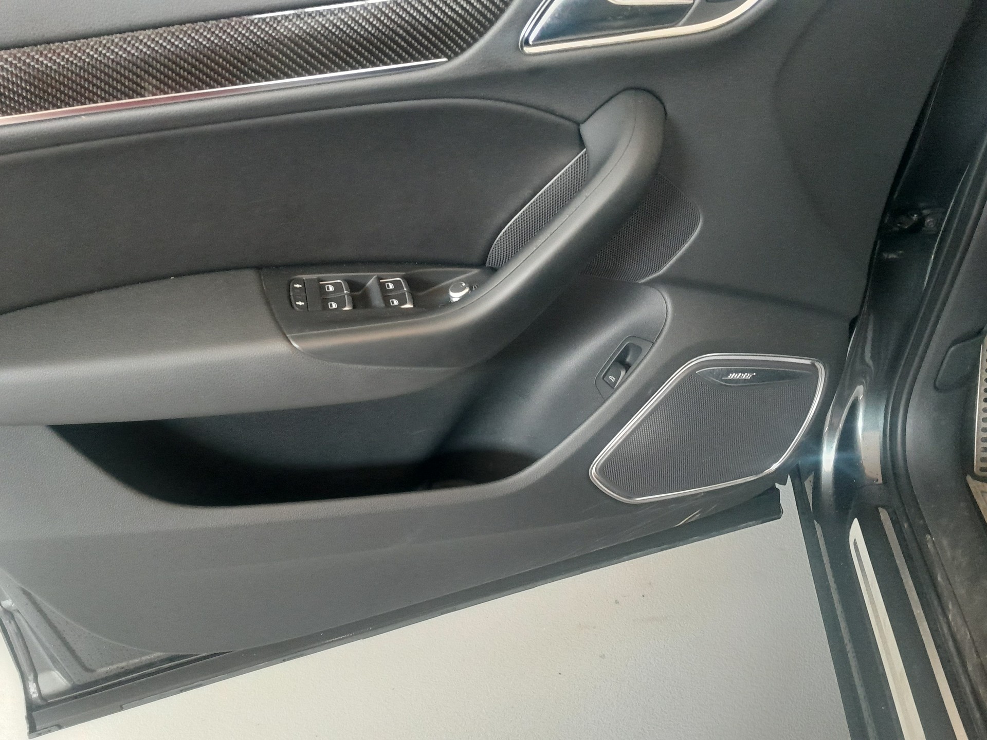 AUDI RS Q3 2.5 TFSI quattro S-tronic-image-2