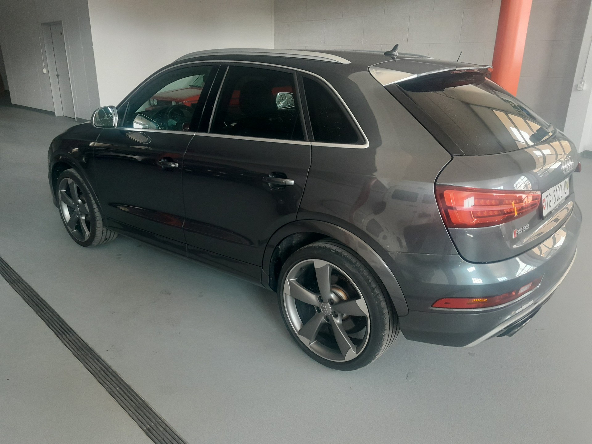 AUDI RS Q3 2.5 TFSI quattro S-tronic-image-6