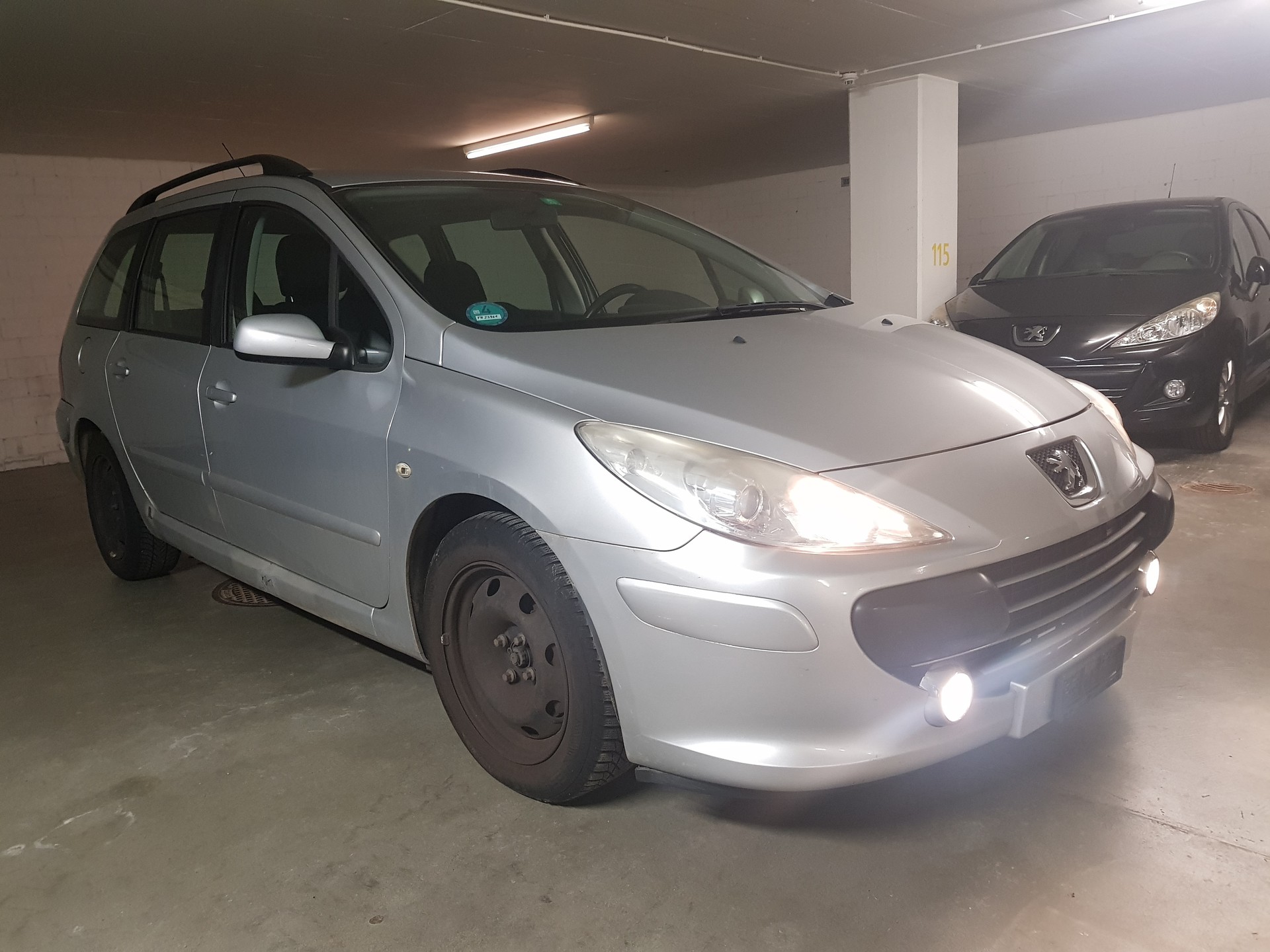 PEUGEOT Break