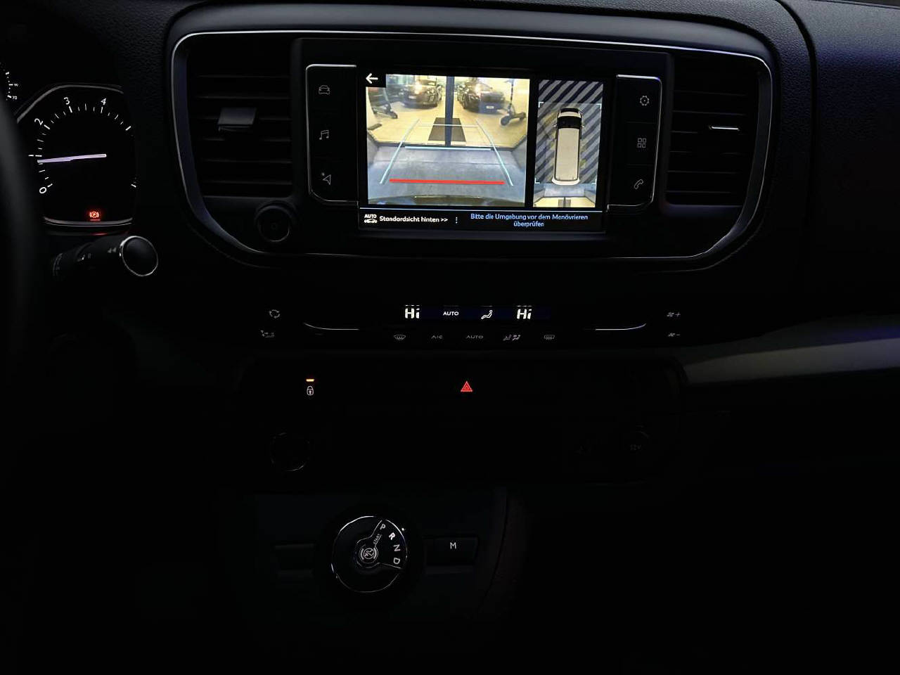 PEUGEOT Traveller 2.0 BlueHDi 180 Business S/S-image-10