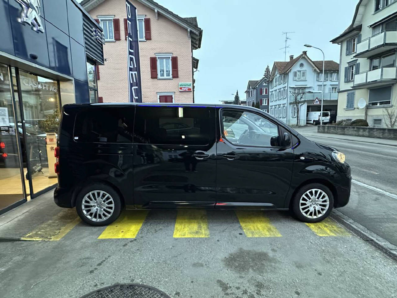 PEUGEOT Traveller 2.0 BlueHDi 180 Business S/S-showroom-element-3