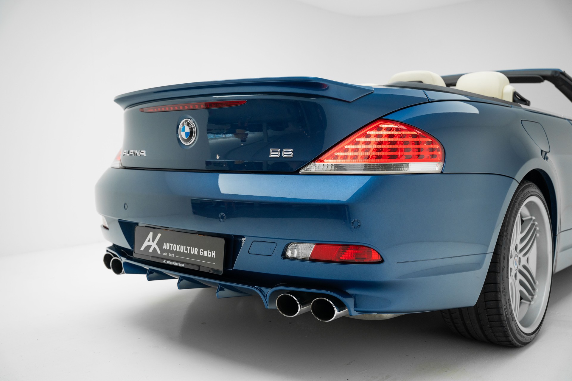 BMW-ALPINA B6 4.4 V8 Cabrio-image-11