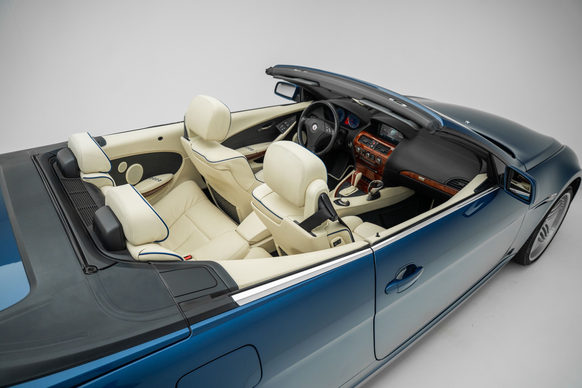 BMW-ALPINA B6 4.4 V8 Cabrio-image-22