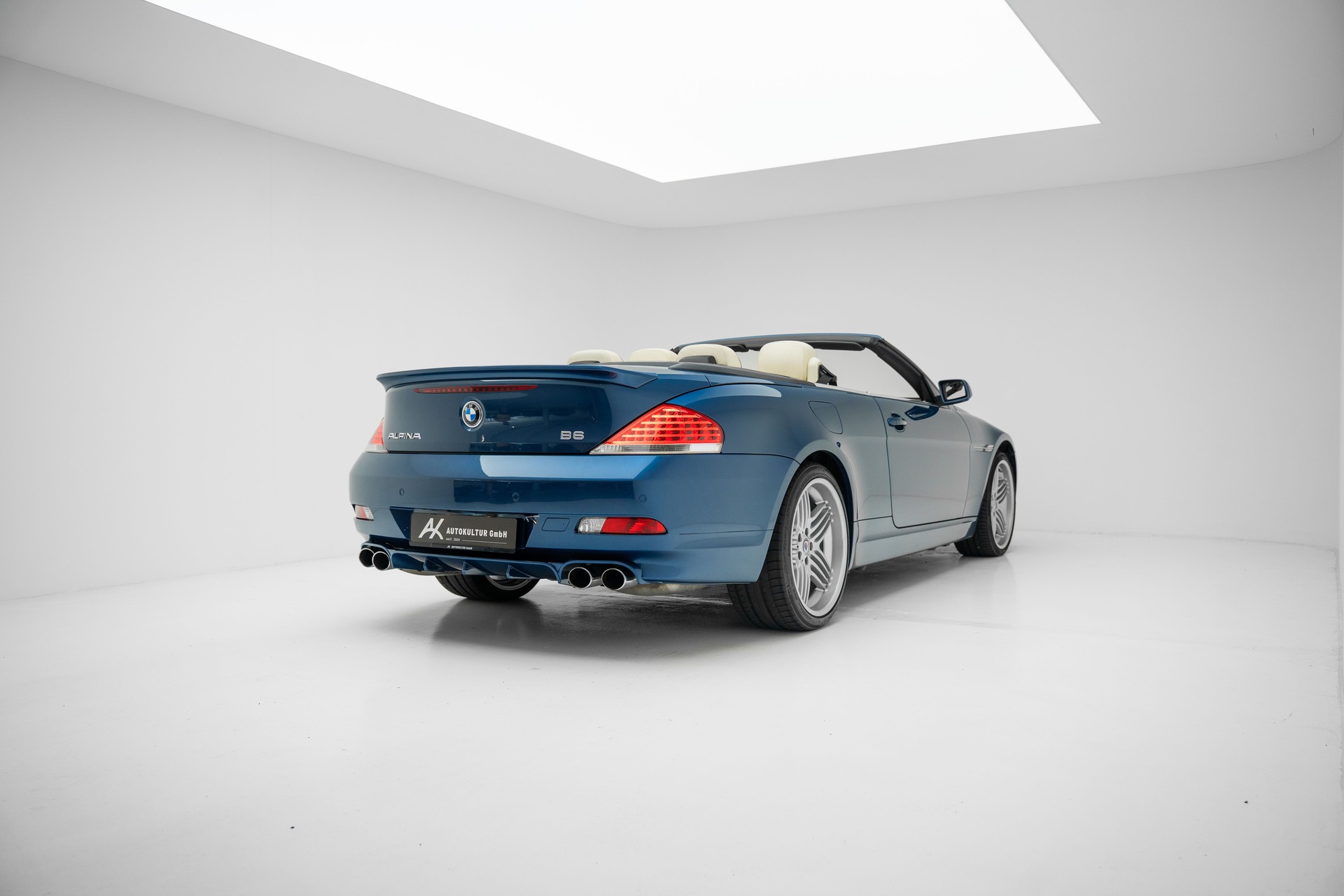BMW-ALPINA B6 4.4 V8 Cabrio-image-9