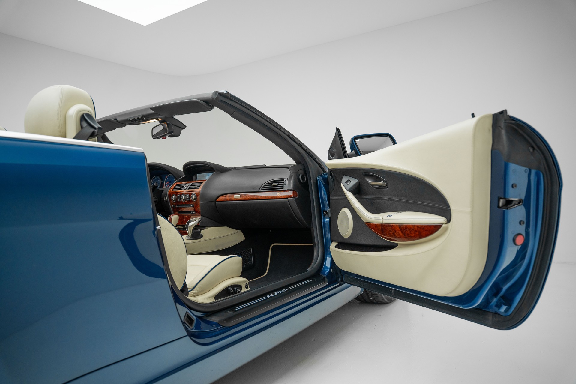 BMW-ALPINA B6 4.4 V8 Cabrio-image-23