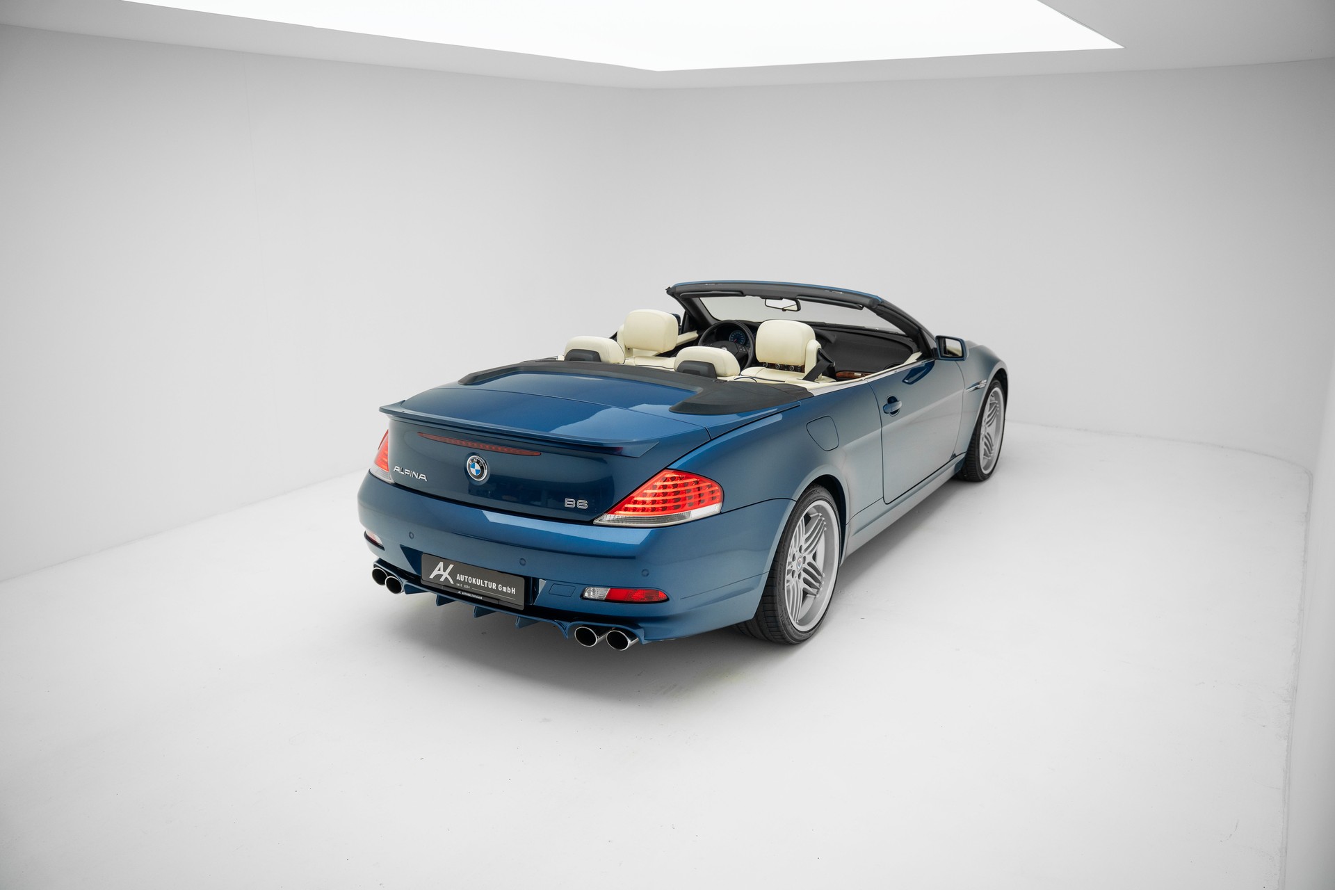 BMW-ALPINA B6 4.4 V8 Cabrio-image-10