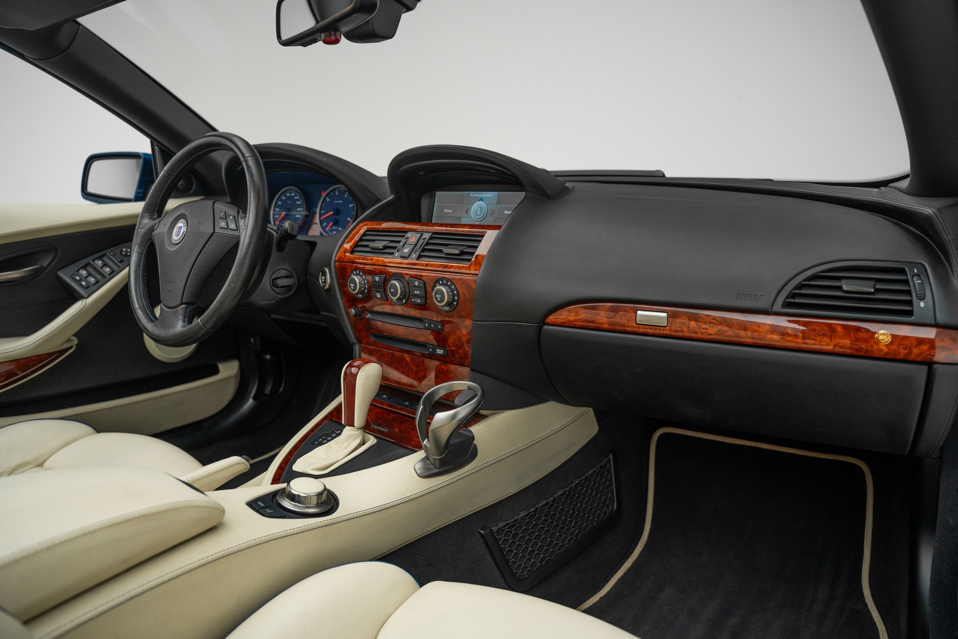 BMW-ALPINA B6 4.4 V8 Cabrio-image-25