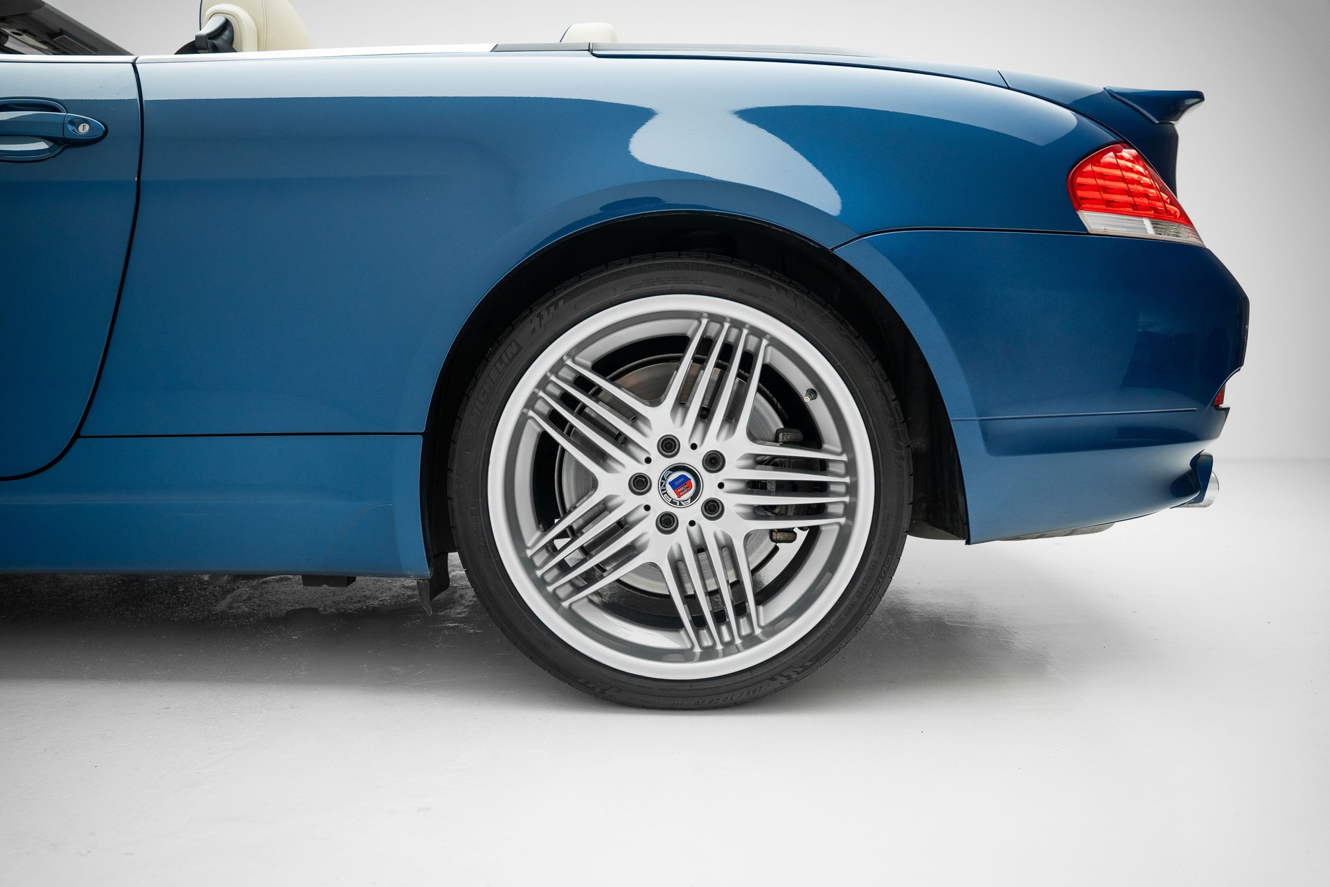BMW-ALPINA B6 4.4 V8 Cabrio-image-14
