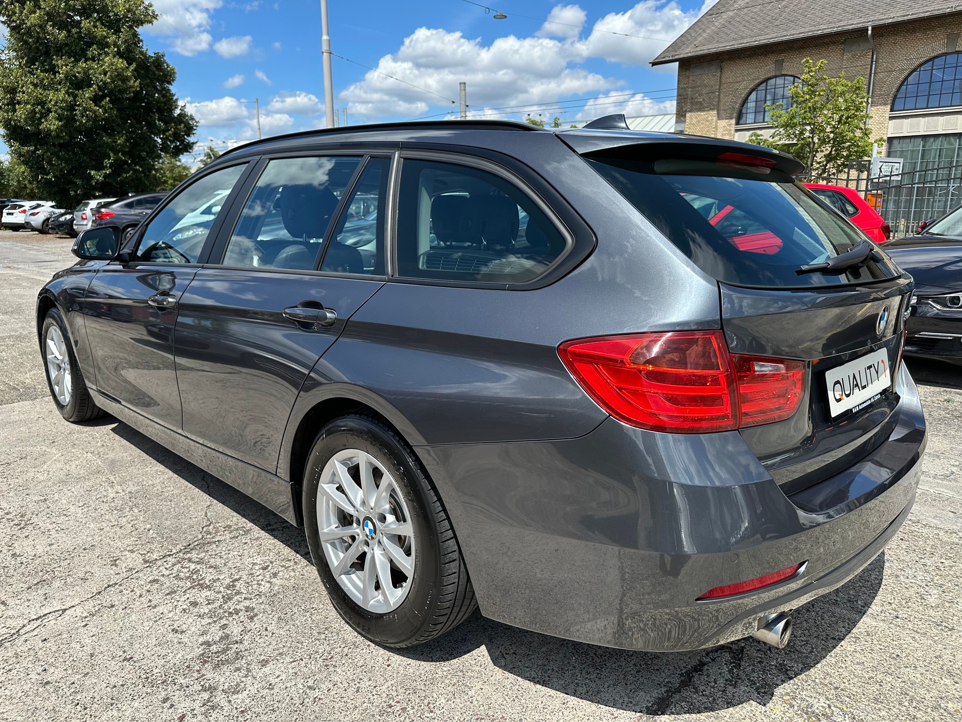 BMW 318d Touring Steptronic-image-5