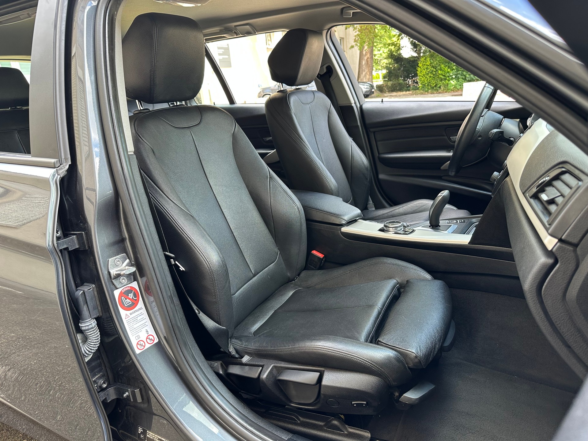 BMW 318d Touring Steptronic-image-13