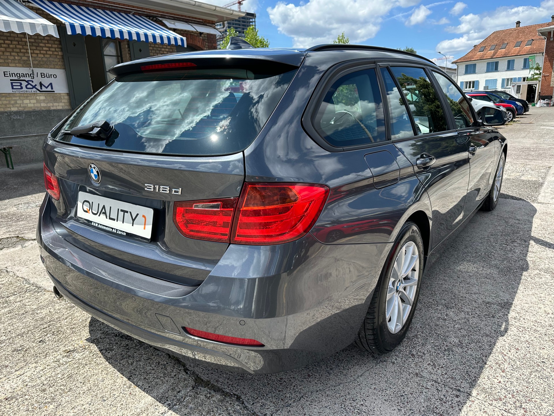 BMW 318d Touring Steptronic-image-6