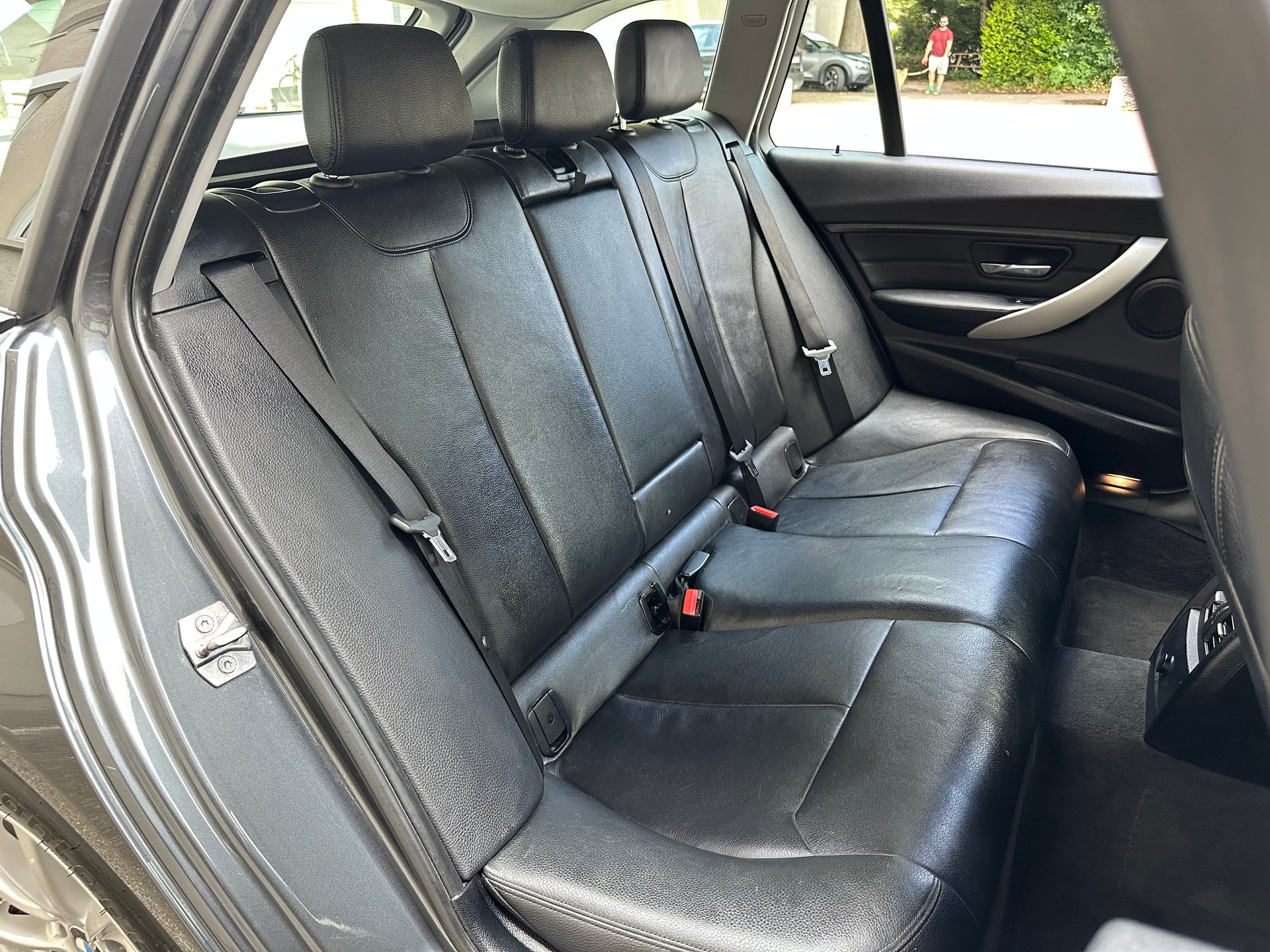 BMW 318d Touring Steptronic-image-16
