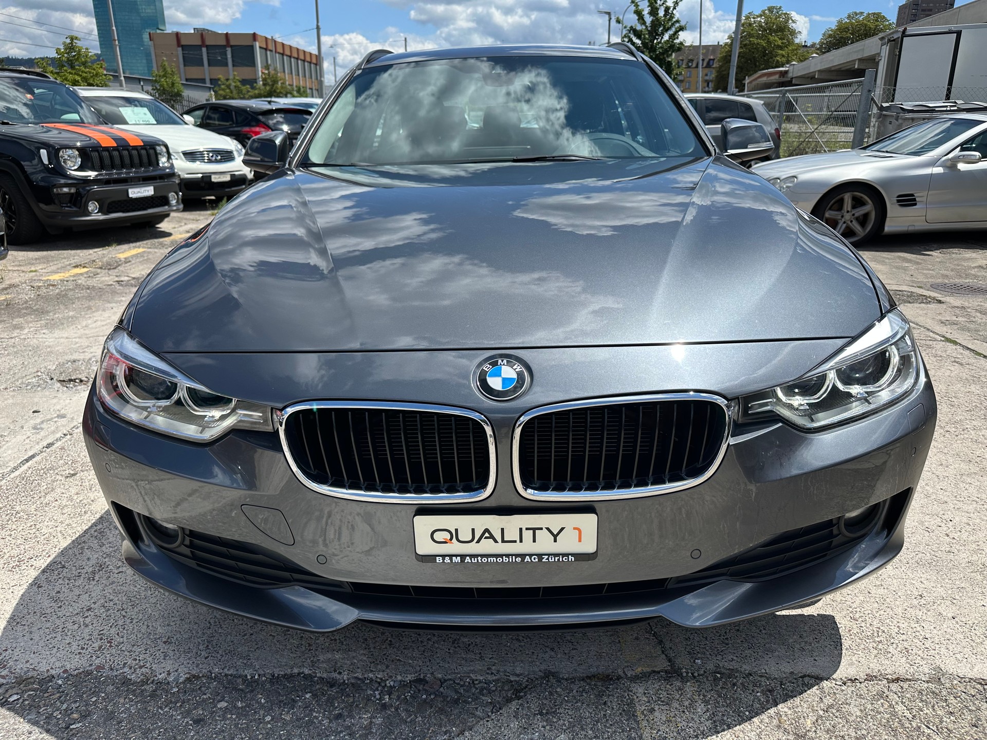 BMW 318d Touring Steptronic-showroom-element-1