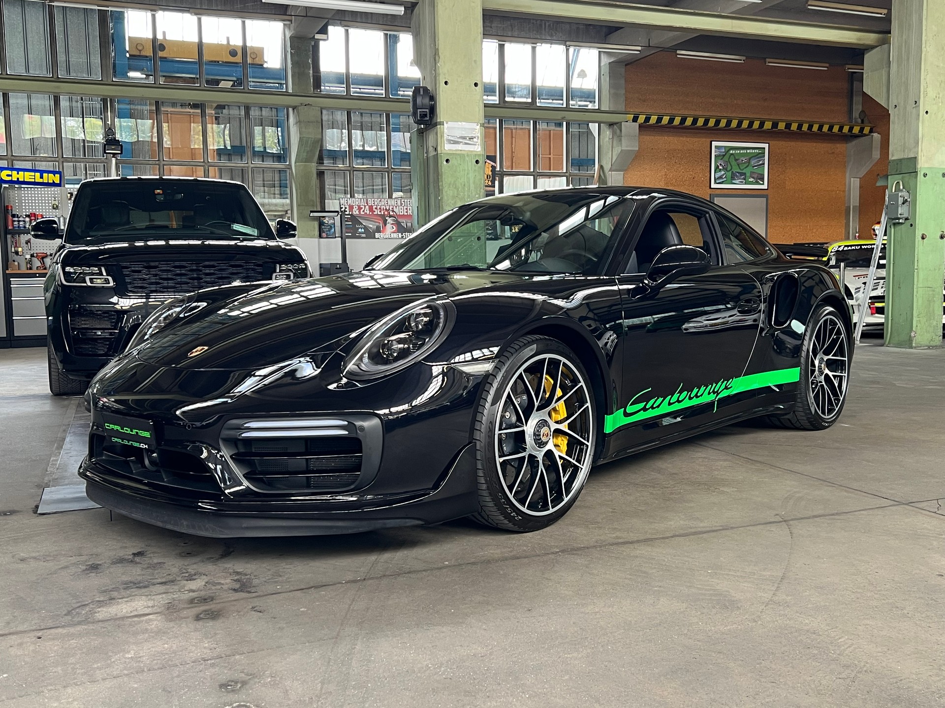 PORSCHE 911 Turbo S PDK / original Aerokit Turbo
