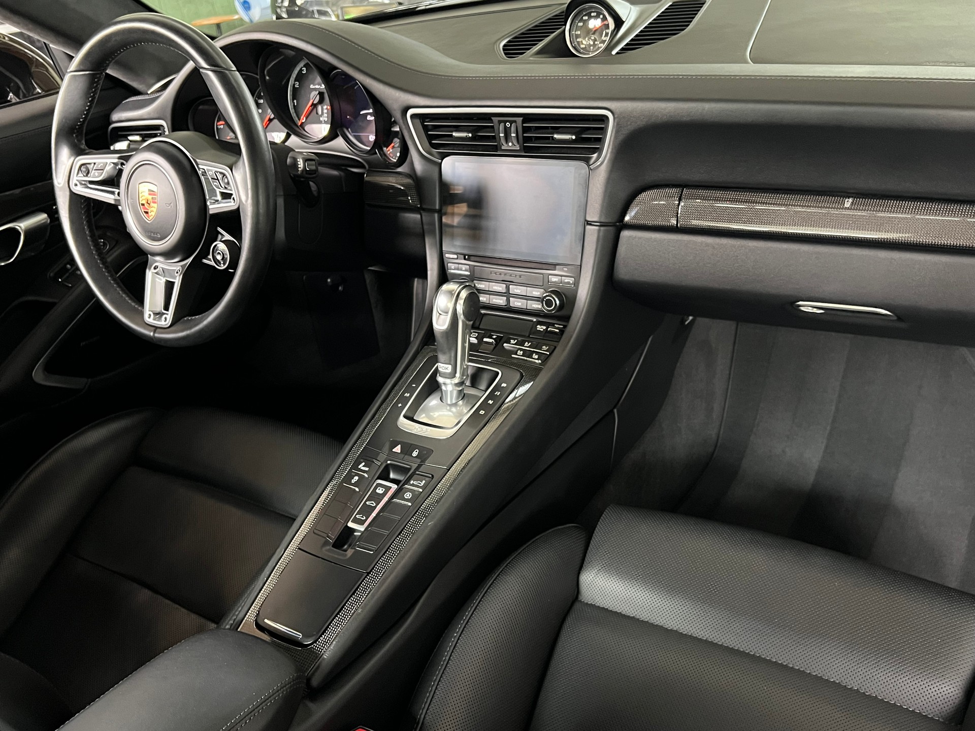 PORSCHE 911 Turbo S PDK / original Aerokit Turbo-image-8
