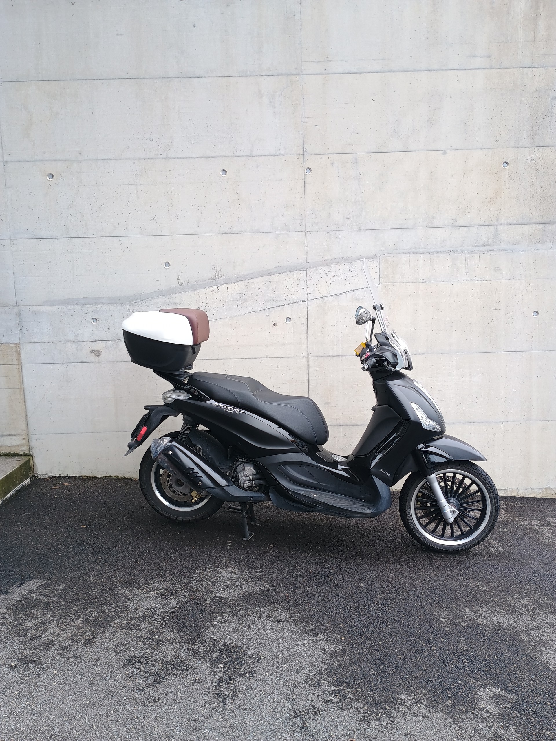 PIAGGIO Beverly 300 i.e. ABS Police-image-2