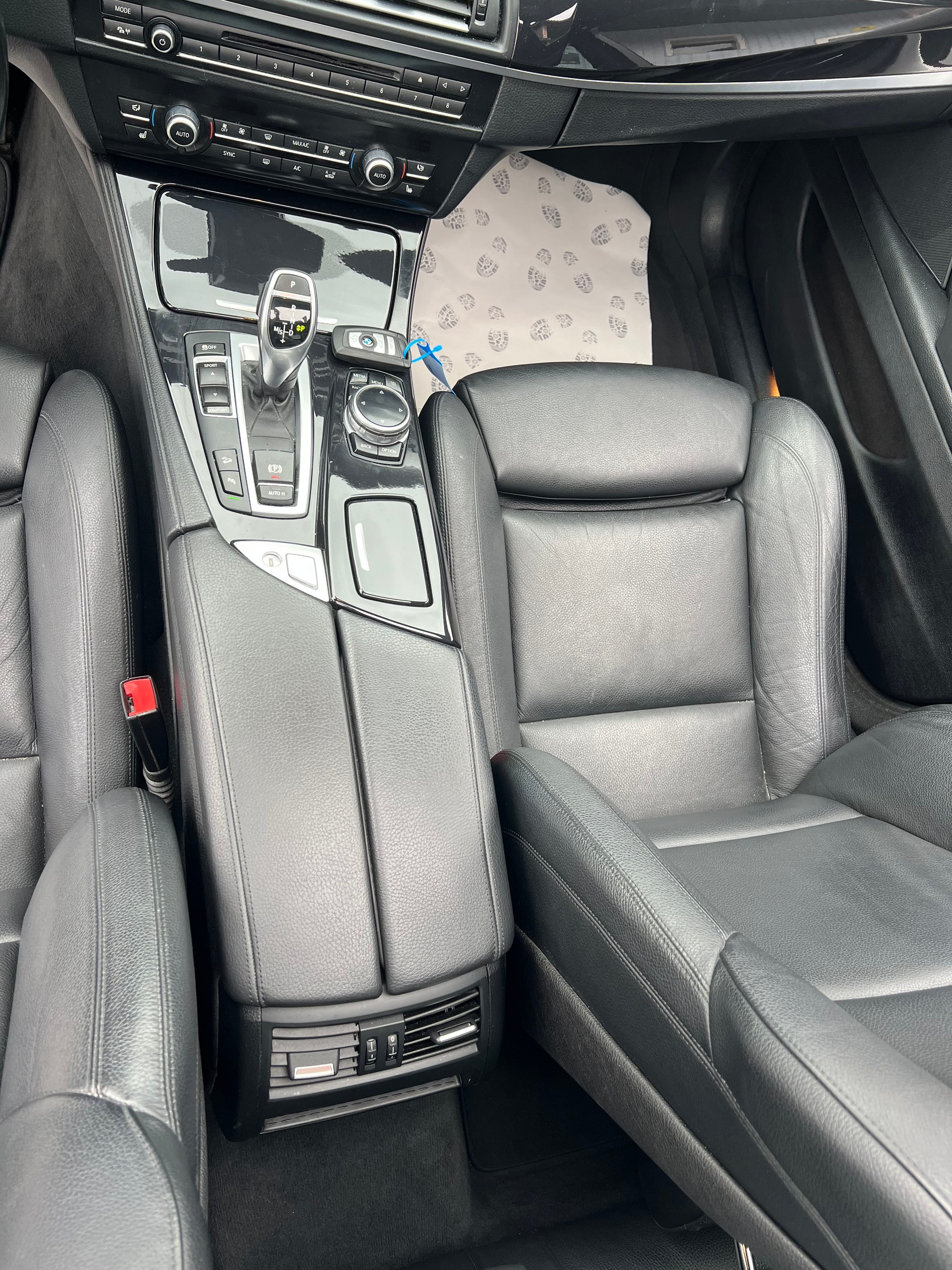 BMW 525d xDrive Luxury Line Steptronic-image-13