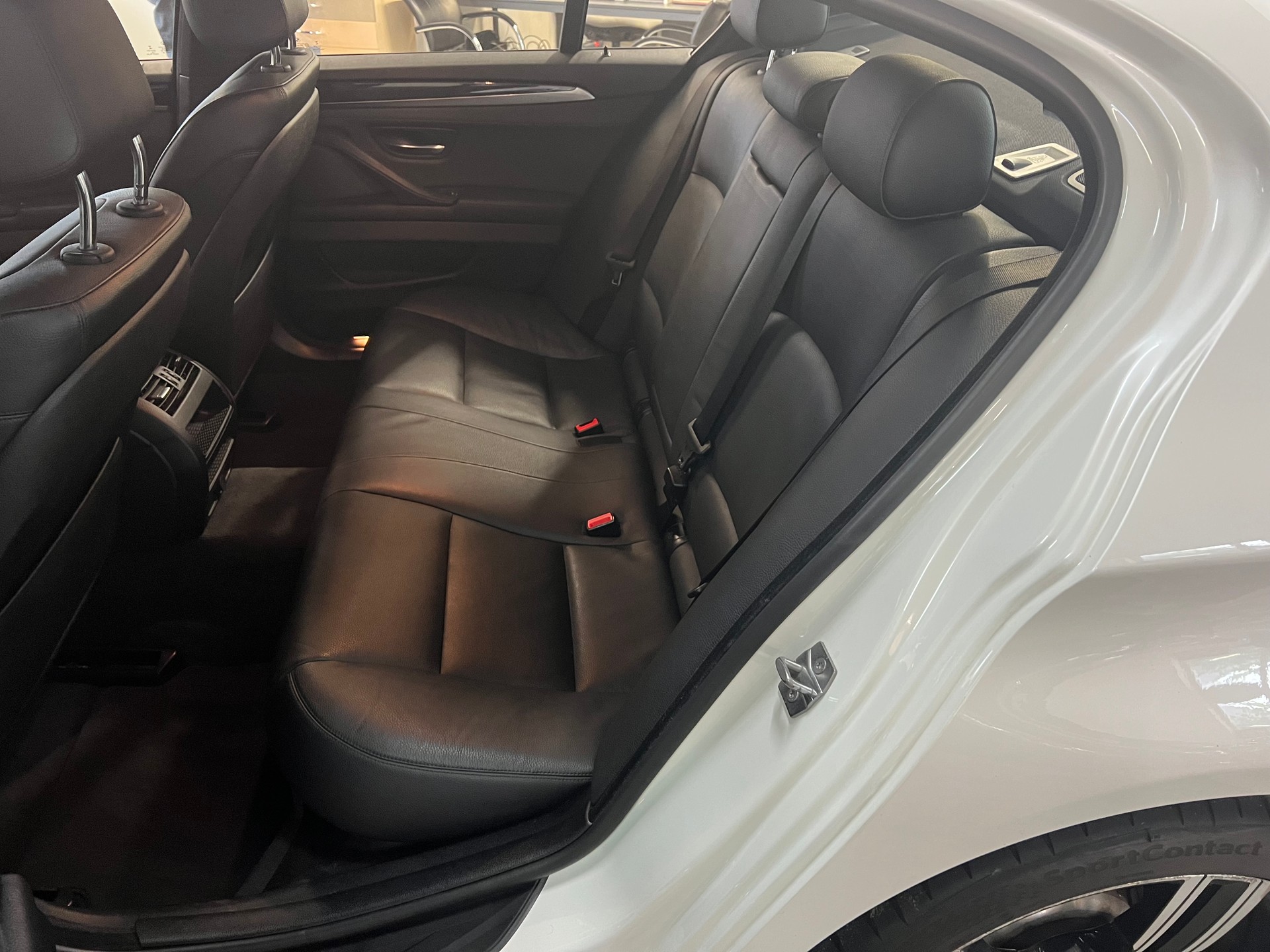 BMW 525d xDrive Luxury Line Steptronic-image-14