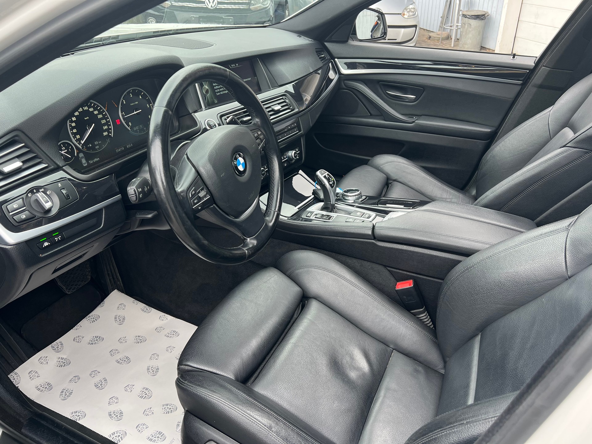 BMW 525d xDrive Luxury Line Steptronic-image-8