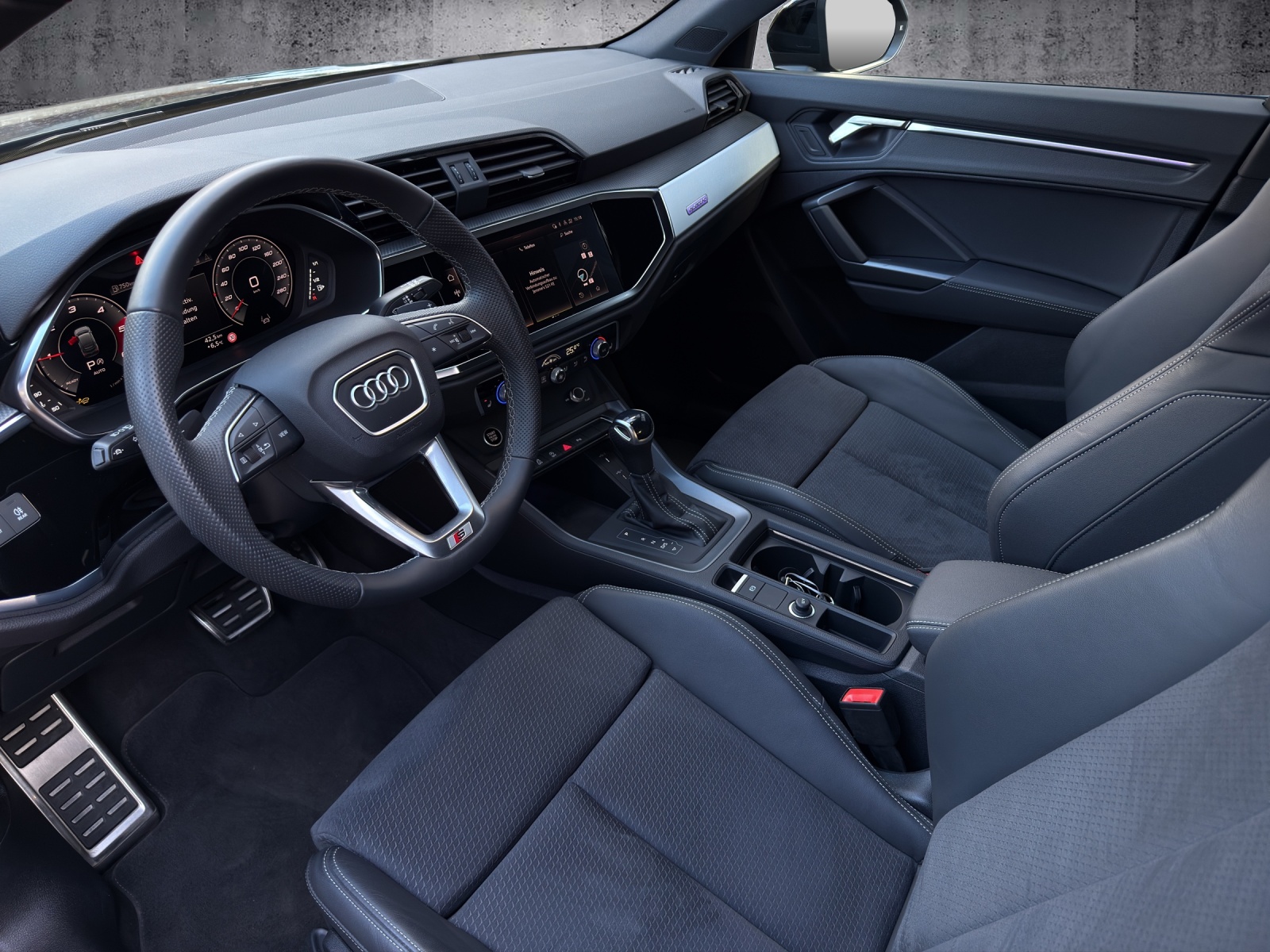 AUDI Q3 Sportback 40 TDI S line Quattro S-tronic *CH-Fahrzeug*-image-6