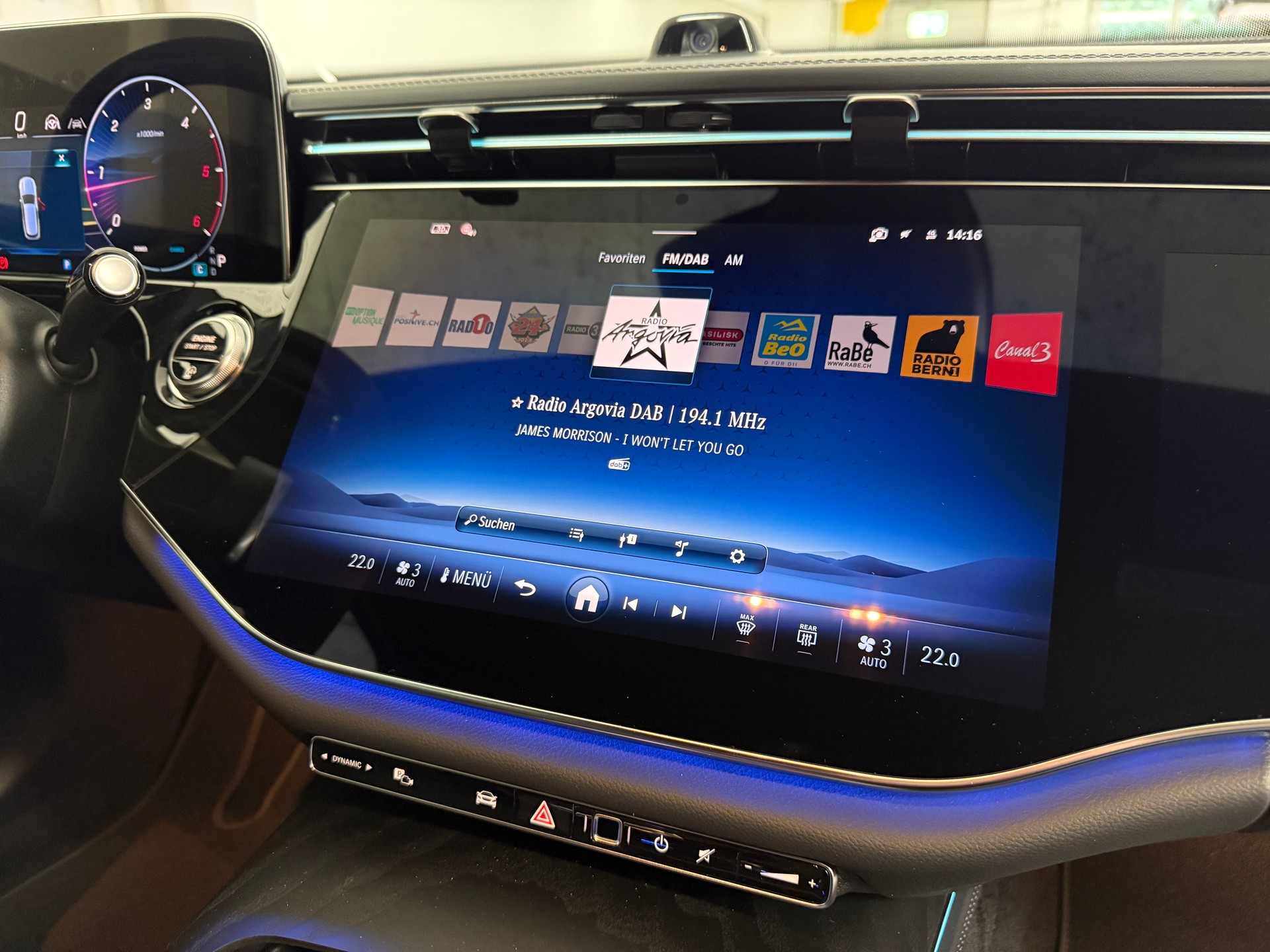 MERCEDES-BENZ E 220 d 4MATIC T-Modell-image-12