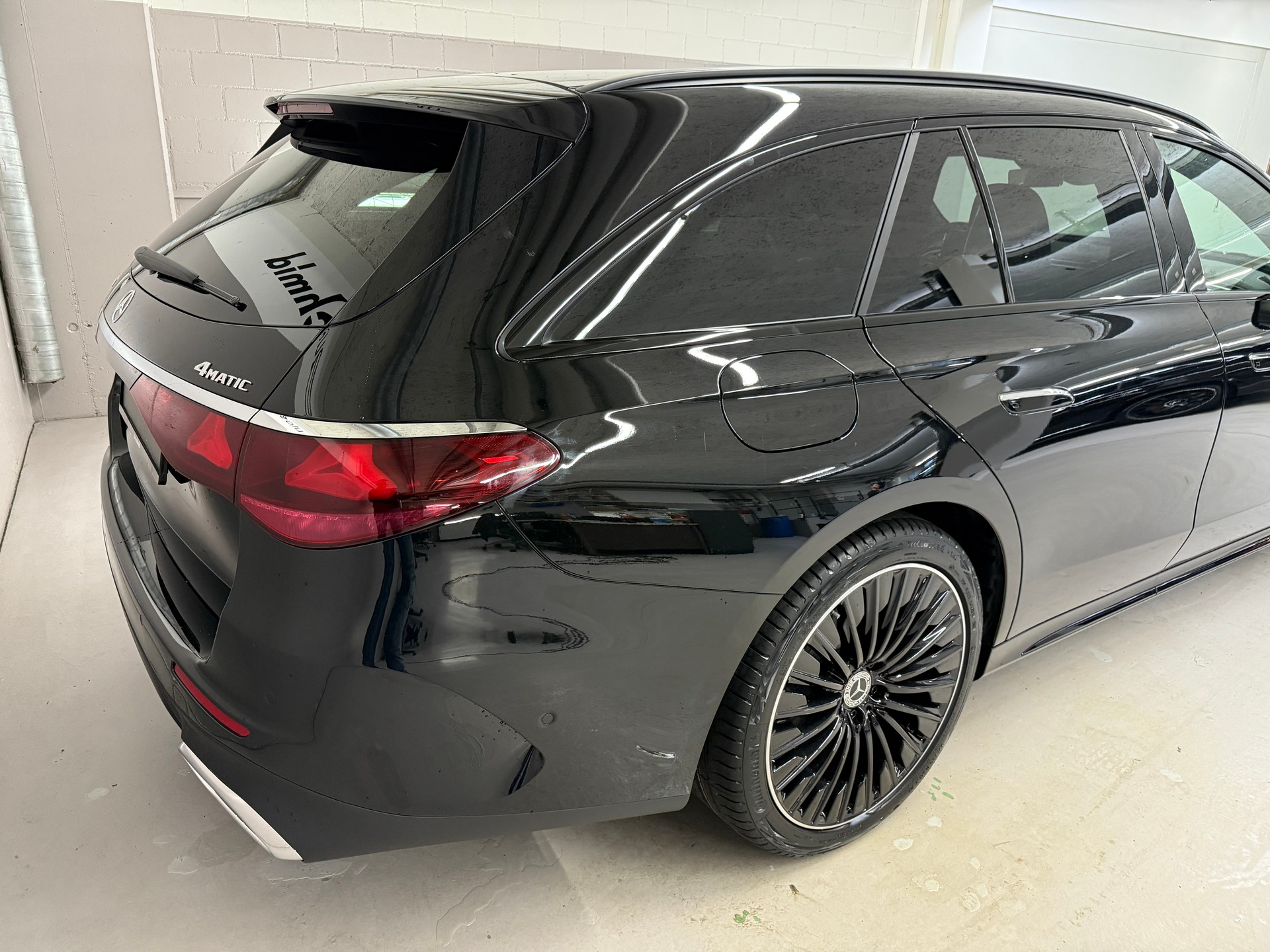 MERCEDES-BENZ E 220 d 4MATIC T-Modell-image-5