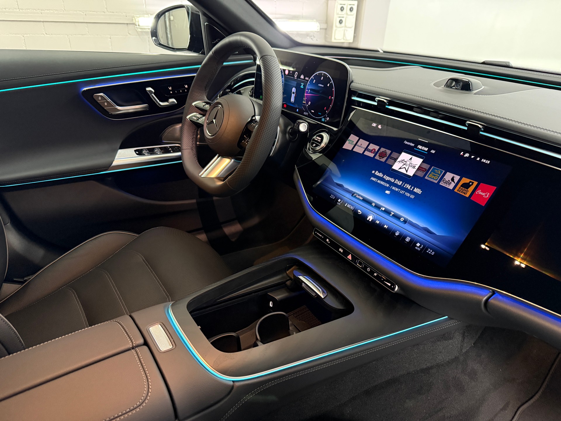 MERCEDES-BENZ E 220 d 4MATIC T-Modell-image-11