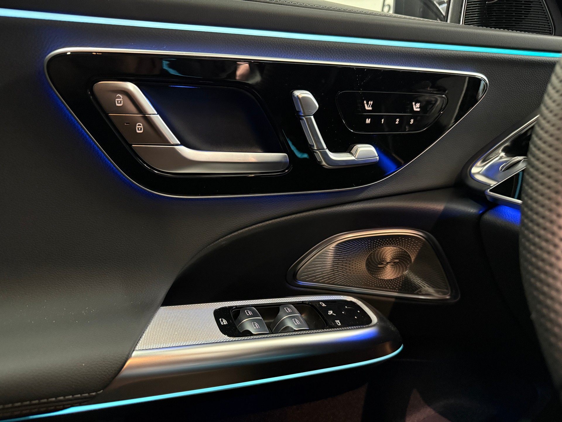 MERCEDES-BENZ E 220 d 4MATIC T-Modell-image-15