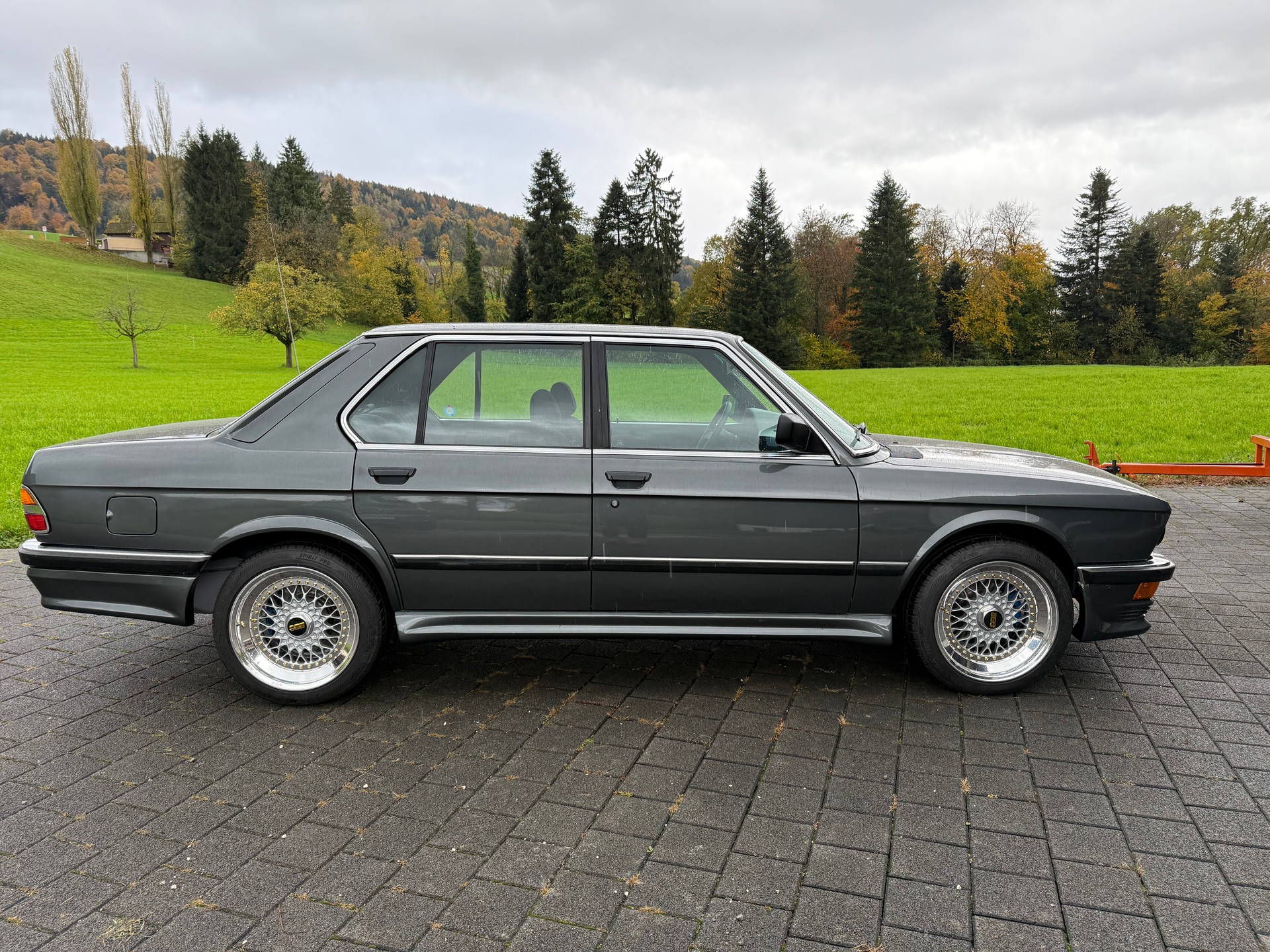 BMW E28 535i-image-4