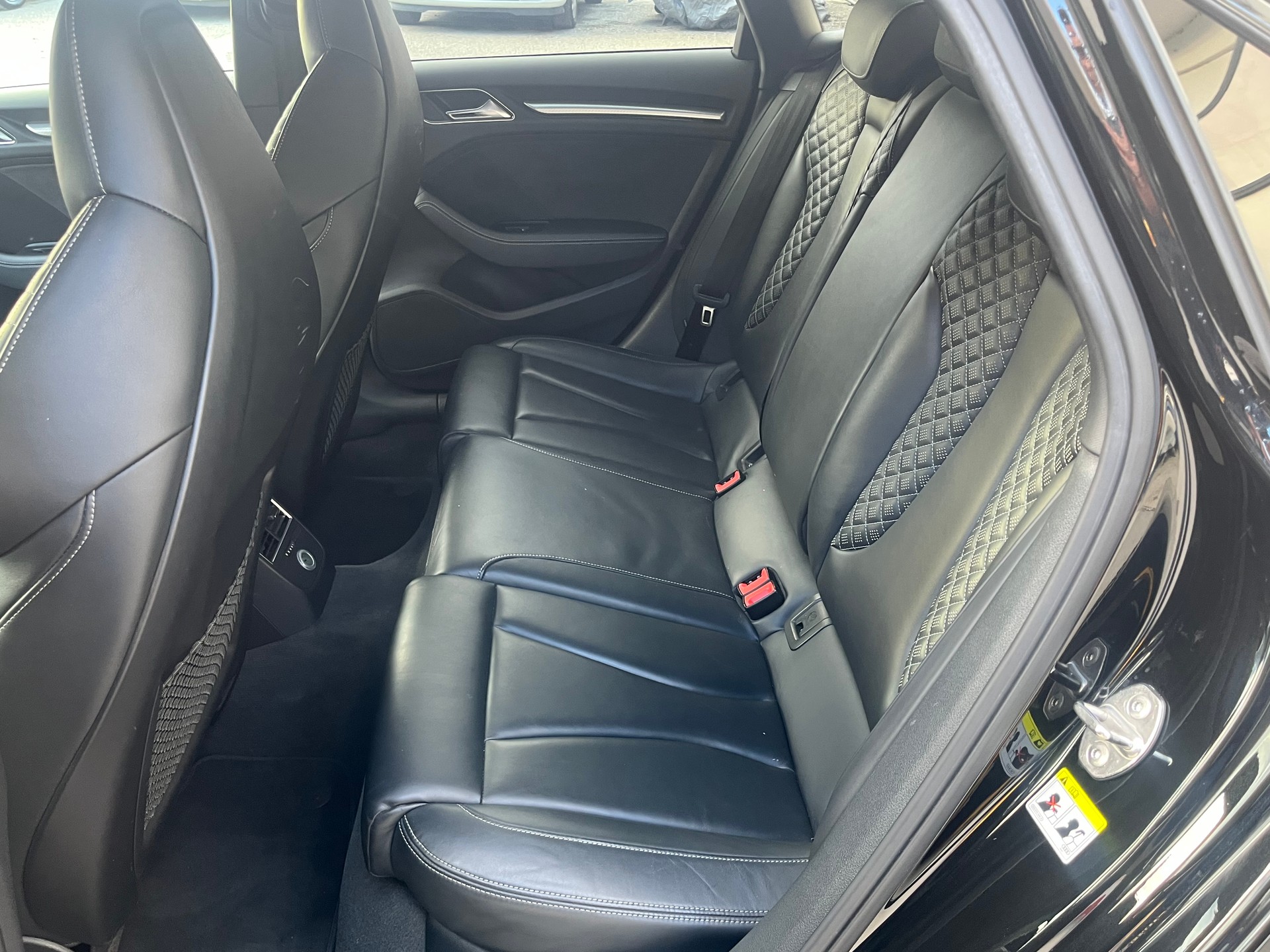 AUDI RS3 Limousine 2.5 TSI quattro S-tronic-image-7