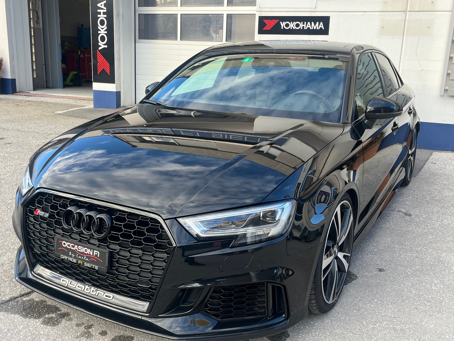 AUDI RS3 Limousine 2.5 TSI quattro S-tronic-showroom-element-1