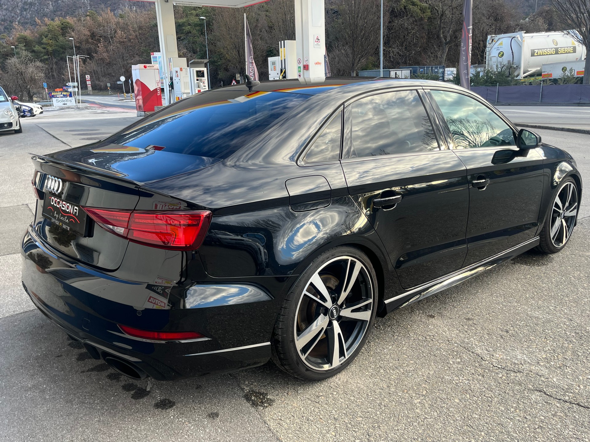 AUDI RS3 Limousine 2.5 TSI quattro S-tronic-image-4