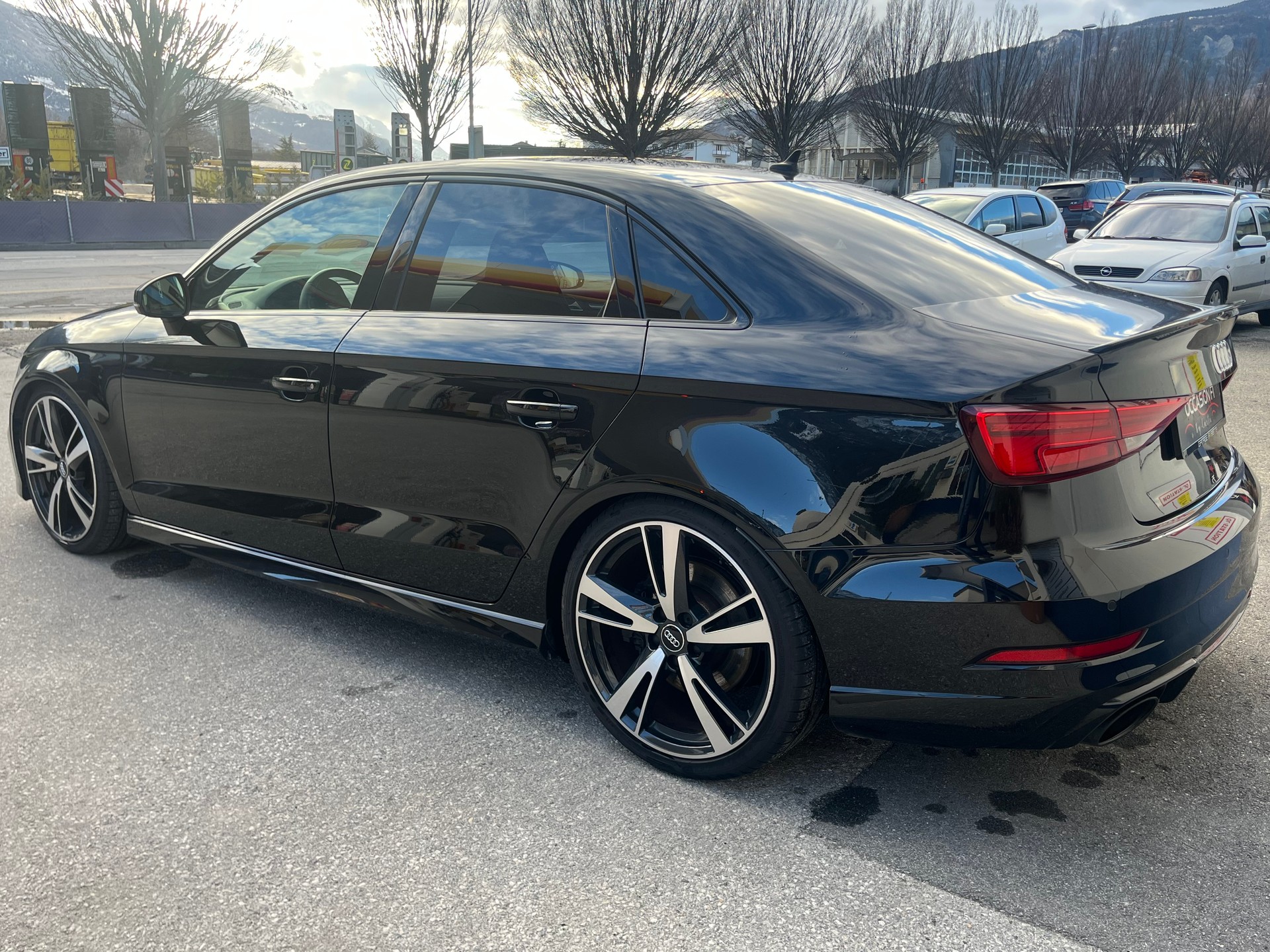 AUDI RS3 Limousine 2.5 TSI quattro S-tronic-showroom-element-3
