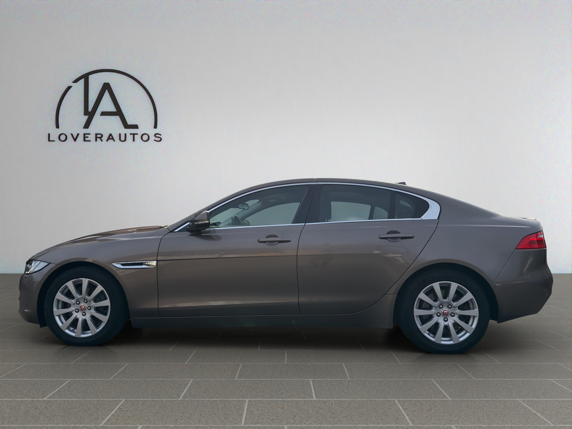 JAGUAR XE 20t 2.0 Prestige Automatic-image-5