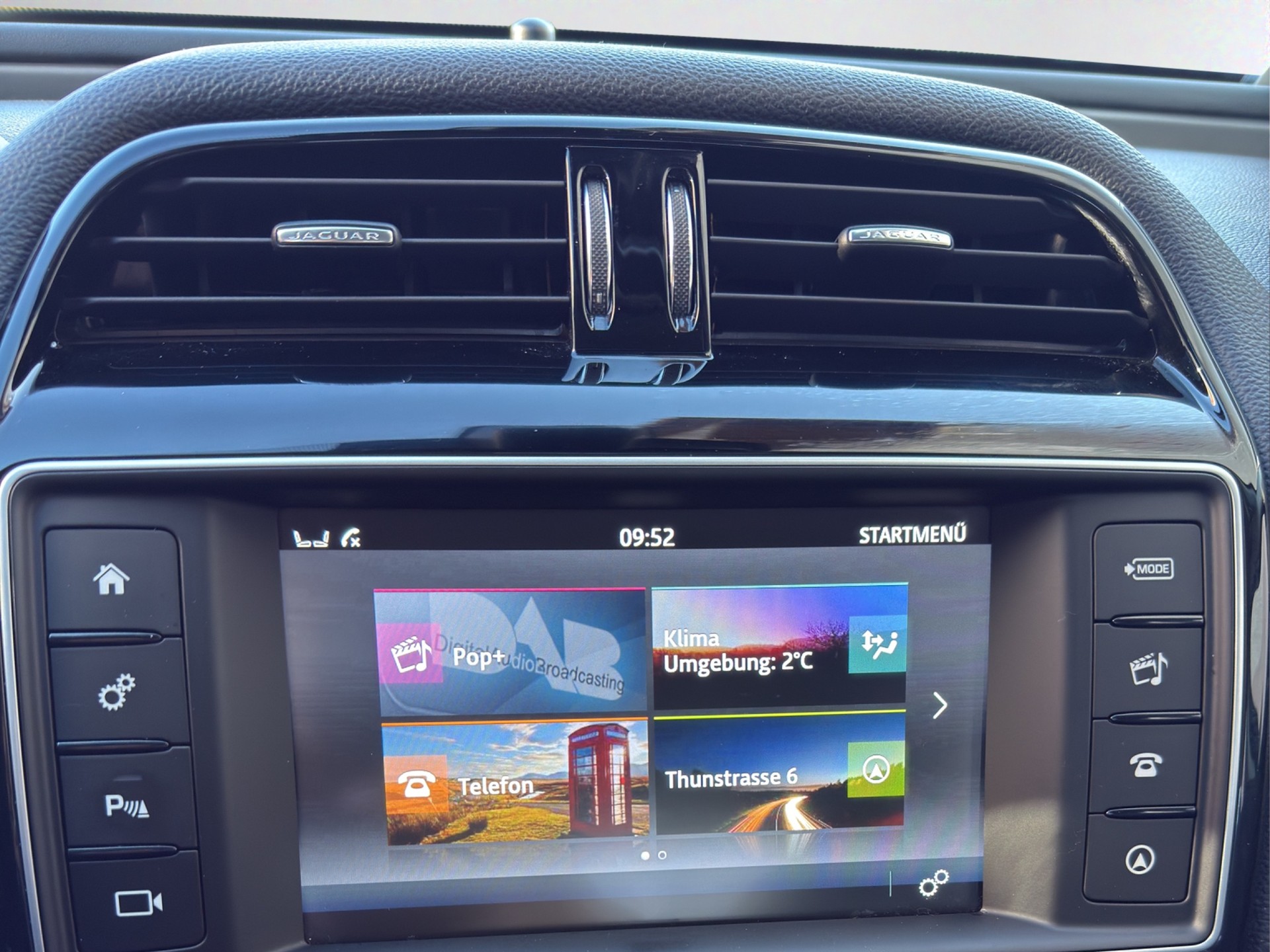 JAGUAR XE 20t 2.0 Prestige Automatic-image-11