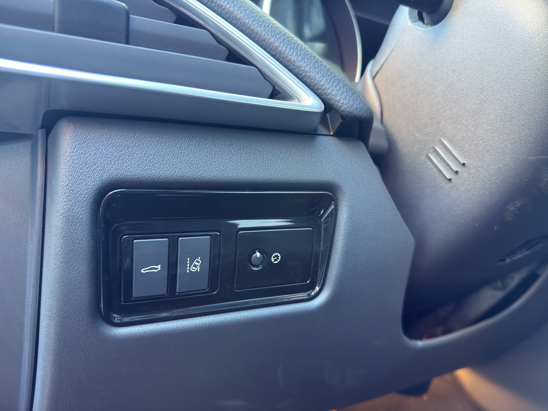 JAGUAR XE 20t 2.0 Prestige Automatic-image-10